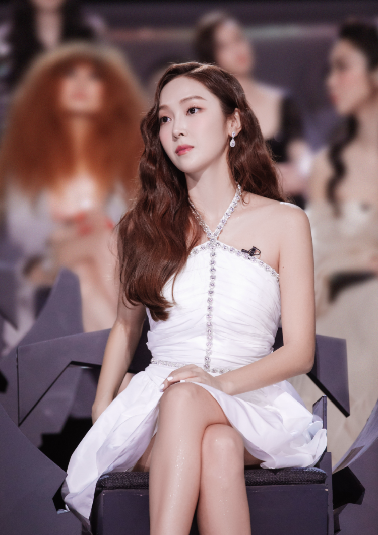 《浪姐3》舞台 郑秀妍Jessica 超美穿搭