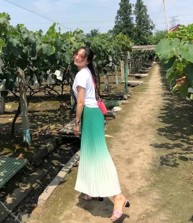 今夏流行穿“渐变裙”时髦优雅有辨识度